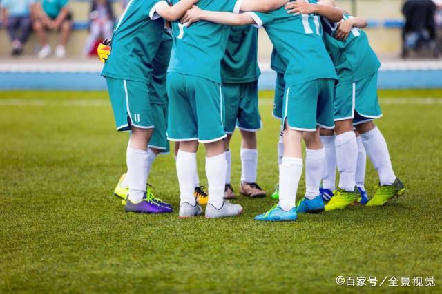 战术大师的小迷信 范加尔带了3条橙色内裤到卡塔尔